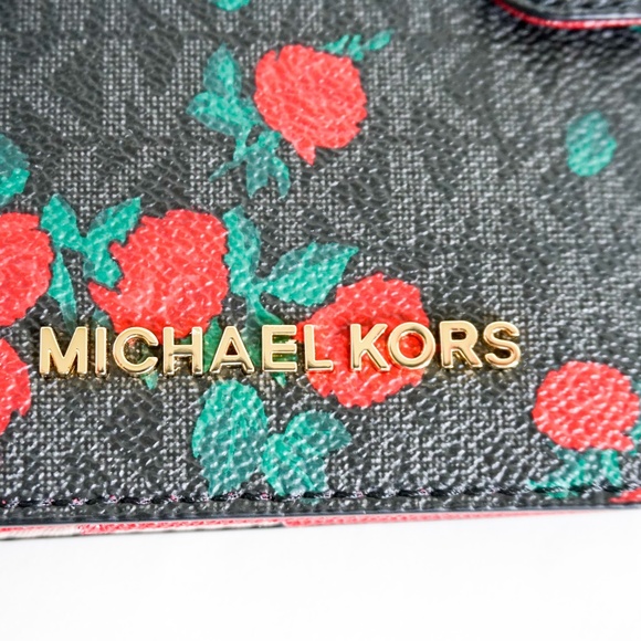 Michael Kors Accessories Michael Kors Jet Set Passport Case Wallet